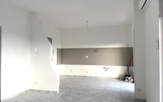 1028/08 – AMPIO E LUMINOSO APPARTAMENTO IN VENDITA CATANZARO LIDO