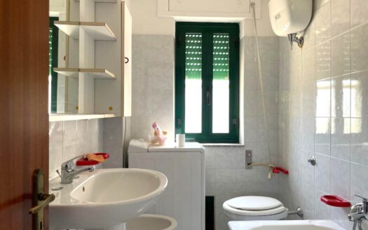 1047/08 – GRAZIOSA VILLA A SCHIERA IN VENDITA GEBIOLA