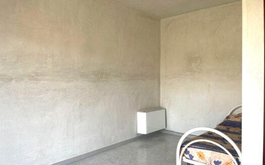 979/08 – SPLENDIDA VILLA IMMERSA NEL VERDE