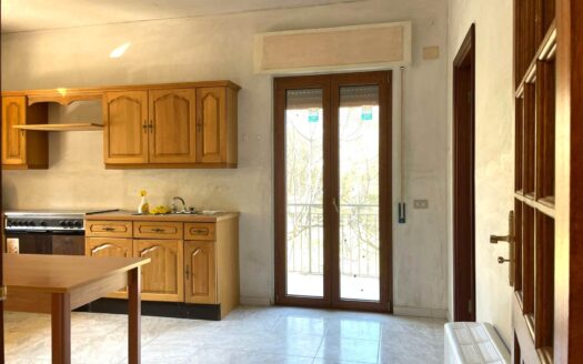 979/08 – SPLENDIDA VILLA IMMERSA NEL VERDE