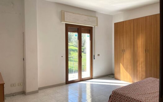979/08 – SPLENDIDA VILLA IMMERSA NEL VERDE