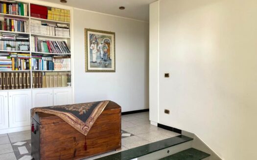 1030/08 – PRESTIGIOSA VILLA IN VENDITA SIANO
