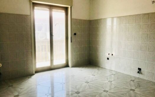 872/08 – Appartamento con lastrico solare Mascali centro