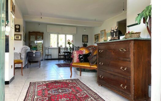 1030/08 – PRESTIGIOSA VILLA IN VENDITA SIANO