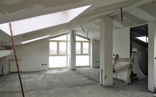 847/08 – CATANZARO SALA, MANSARDA DI NUOVA COSTRUZIONE IN VENDITA CATANZARO SALA
