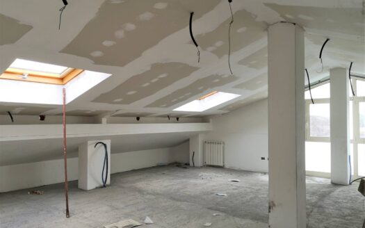 847/08 – CATANZARO SALA, MANSARDA DI NUOVA COSTRUZIONE IN VENDITA CATANZARO SALA