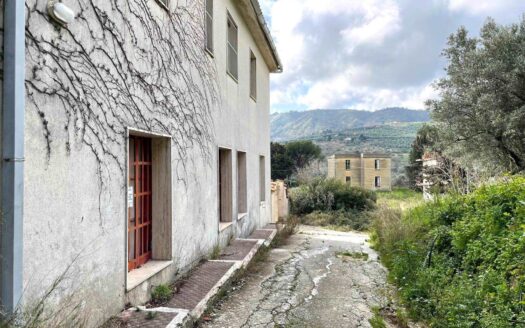 1002/08 – INTERO STABILE CON VISTA PANORAMICA MOZZAFIATO SUL GOLFO DI SQUILLACE SQUILLACE LIDO