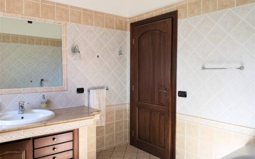 848/08 – SPLENDIDA VILLA AUTONOMA IN VENDITA NELLE VICINANZE DI SOVERATO SATRIANO MARINA