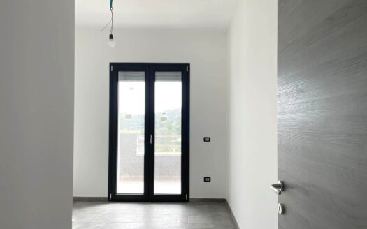 1037/08 – SPLENDIDA VILLA BIFAMILIARE DI NUOVA COSTRUZIONE SIGNORELLO