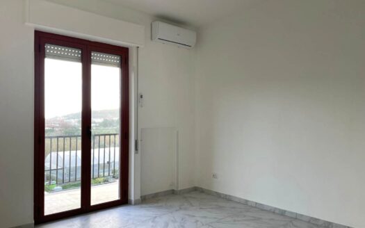 1028/08 – AMPIO E LUMINOSO APPARTAMENTO IN VENDITA CATANZARO LIDO
