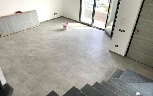 1037/08 – SPLENDIDA VILLA BIFAMILIARE DI NUOVA COSTRUZIONE SIGNORELLO