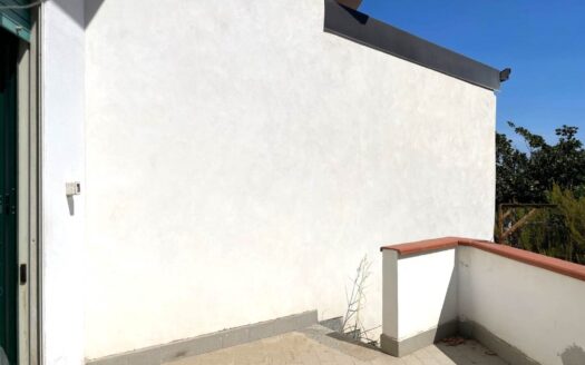 1047/08 – GRAZIOSA VILLA A SCHIERA IN VENDITA GEBIOLA