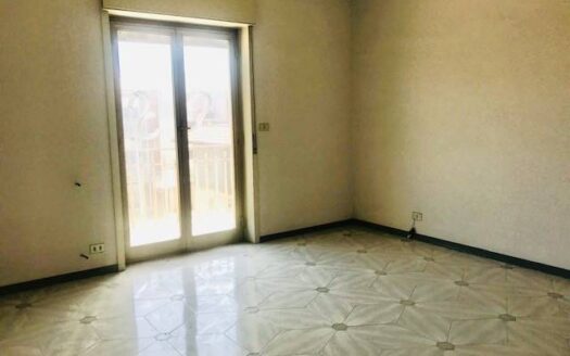 872/08 – Appartamento con lastrico solare Mascali centro