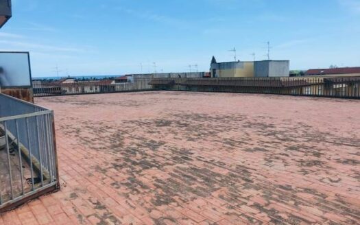 872/08 – Appartamento con lastrico solare Mascali centro