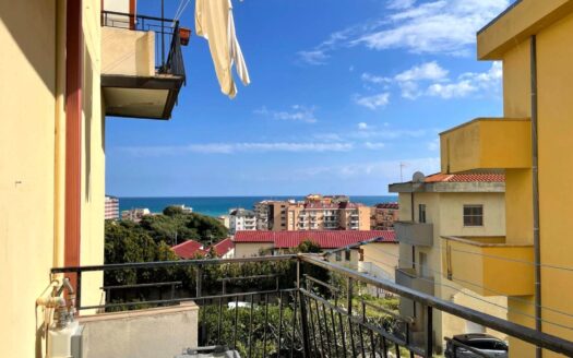 1033/08 – AMPIO E LUMINOSO APPARTAMENTO IN VENDITA A CATANZARO LIDO CATANZARO LIDO