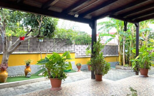 1013/08 – SPLENDIDA VILLA SINGOLA CON TERRENO VALLO