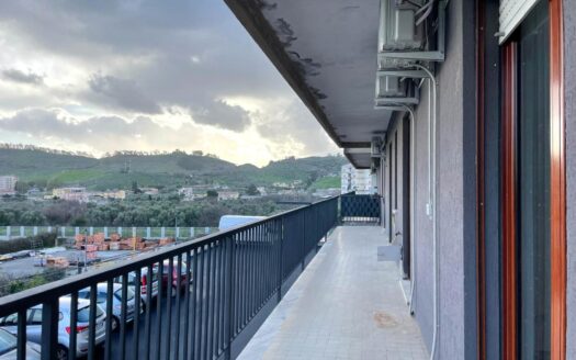 1028/08 – AMPIO E LUMINOSO APPARTAMENTO IN VENDITA CATANZARO LIDO