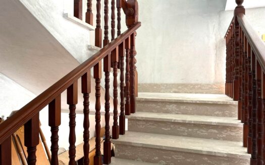 979/08 – SPLENDIDA VILLA IMMERSA NEL VERDE