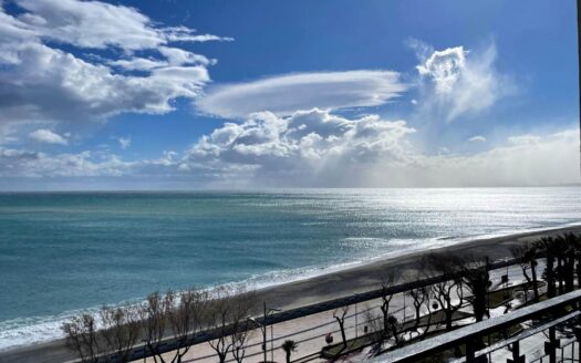 1021/08 – APPARTAMENTO FRONTE MARE IN VENDITA CATANZARO LIDO