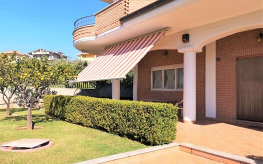 848/08 – SPLENDIDA VILLA AUTONOMA IN VENDITA NELLE VICINANZE DI SOVERATO SATRIANO MARINA