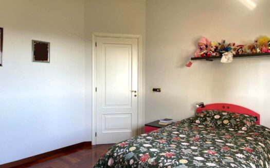 1030/08 – PRESTIGIOSA VILLA IN VENDITA SIANO