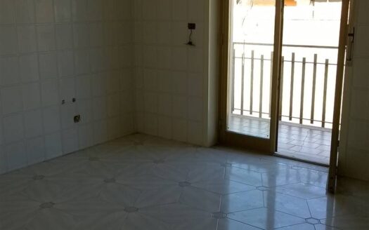 871/08 – Appartamento con lastrico solare in vendita