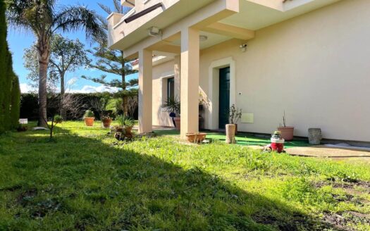 1030/08 – PRESTIGIOSA VILLA IN VENDITA SIANO