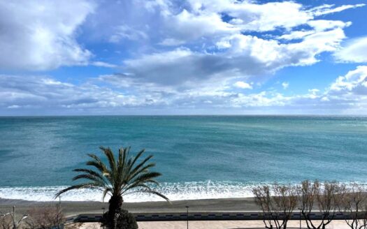 1021/08 – APPARTAMENTO FRONTE MARE IN VENDITA CATANZARO LIDO