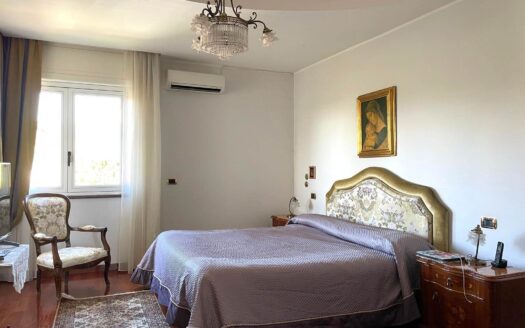 1030/08 – PRESTIGIOSA VILLA IN VENDITA SIANO