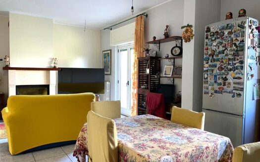 1030/08 – PRESTIGIOSA VILLA IN VENDITA SIANO