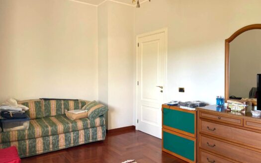 1030/08 – PRESTIGIOSA VILLA IN VENDITA SIANO