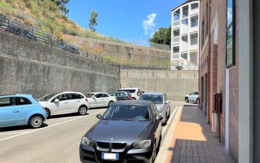 632/08 – LOCALE COMMERCIALE IN VENDITA CATANZARO SALA