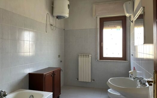 979/08 – SPLENDIDA VILLA IMMERSA NEL VERDE