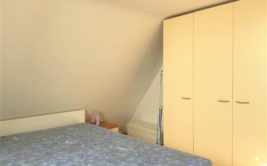 27/26 – CATANZARO LIDO, GRAZIOSA MANSARDA CON 4 POSTI LETTO CZ LIDO GIOVINO/PORTO