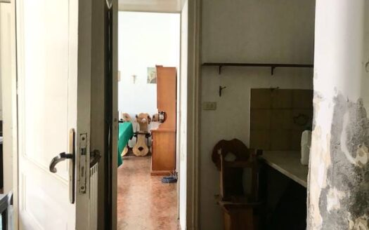 877/08 – Intero stabile storico in pieno centro a Mascali