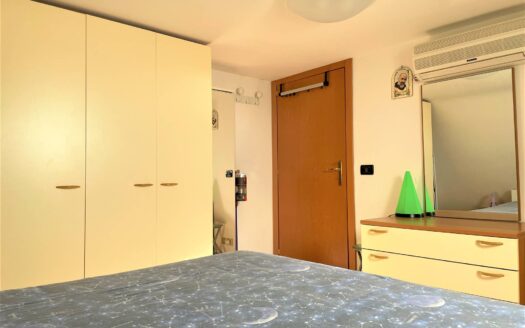 27/26 – CATANZARO LIDO, GRAZIOSA MANSARDA CON 4 POSTI LETTO CZ LIDO GIOVINO/PORTO