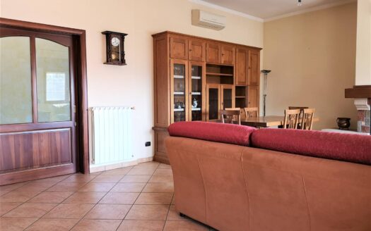 848/08 – SPLENDIDA VILLA AUTONOMA IN VENDITA NELLE VICINANZE DI SOVERATO SATRIANO MARINA