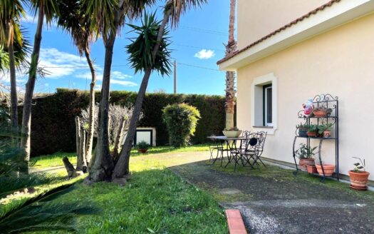 1030/08 – PRESTIGIOSA VILLA IN VENDITA SIANO